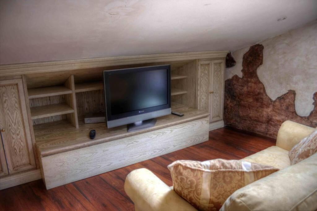 Santa Maria Ad Valetudinarium Apartment Abbadia San Salvator Ngoại thất bức ảnh